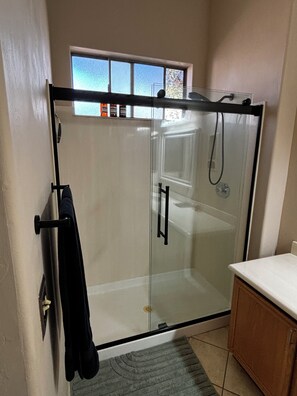 Hair dryer, towels, soap, toilet paper -  Saguaro West Retreat, Fire Pit, Desert Views & Peaceful Stay! Animal friendly (Tucson)