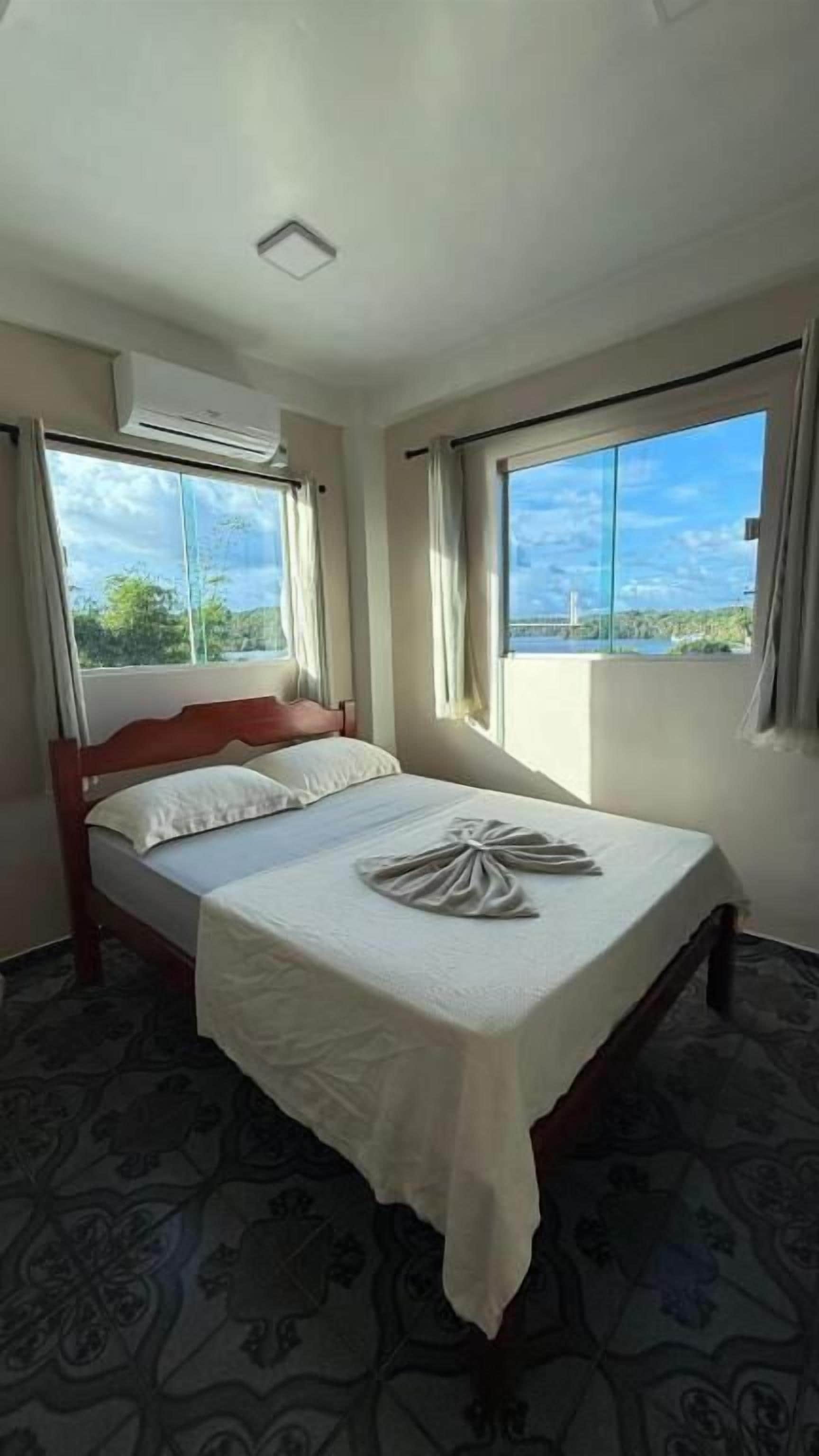 Phòng đôi, quang cảnh sông