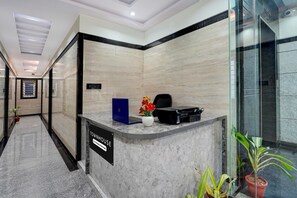 Quầy tiếp tân