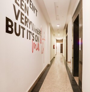 Interior - Deluxe Super Collection O Gol Park Atala (Prayagraj)