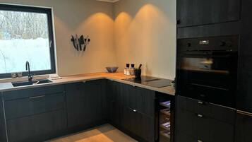 House, 2 Bedrooms, Balcony | Interior