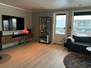 Hus, 2 soverom, balkong | Oppholdsrom