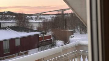 House, 2 Bedrooms, Balcony | Balcony