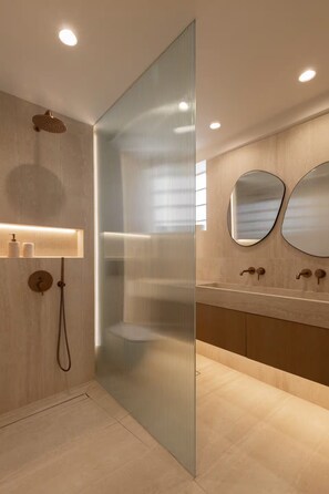 Shower, hair dryer, towels, soap - Urban Forty One | Acropolis-view penthouse (Pagkrati)