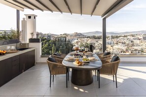Dining - Urban Forty One | Acropolis-view penthouse (Pagkrati)