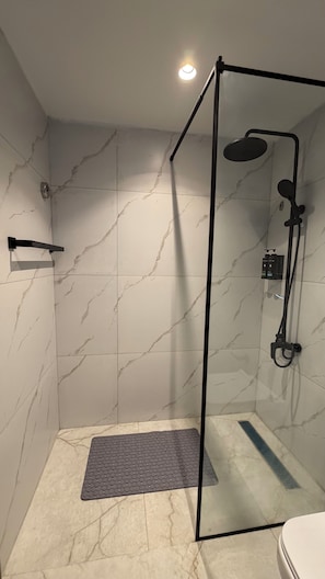 Apartment, 2 Bedrooms, Accessible, Smoking | Bathroom - 101 Tara-jre Jabal Al Lweibdeh Duplex Apartment (Amman)