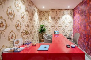 House | Meja sambut tetamu