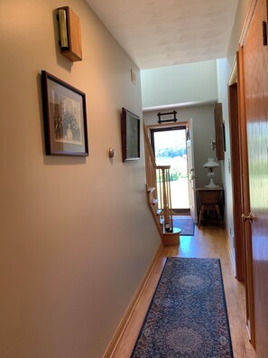 Interior - Beautiful 3-bedroom farmhouse with AC in charming State College (State College)