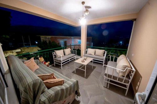 4-Bedroom Villa in Gjirokastër Near Old Bazaar & Castle with Breathtaking Views