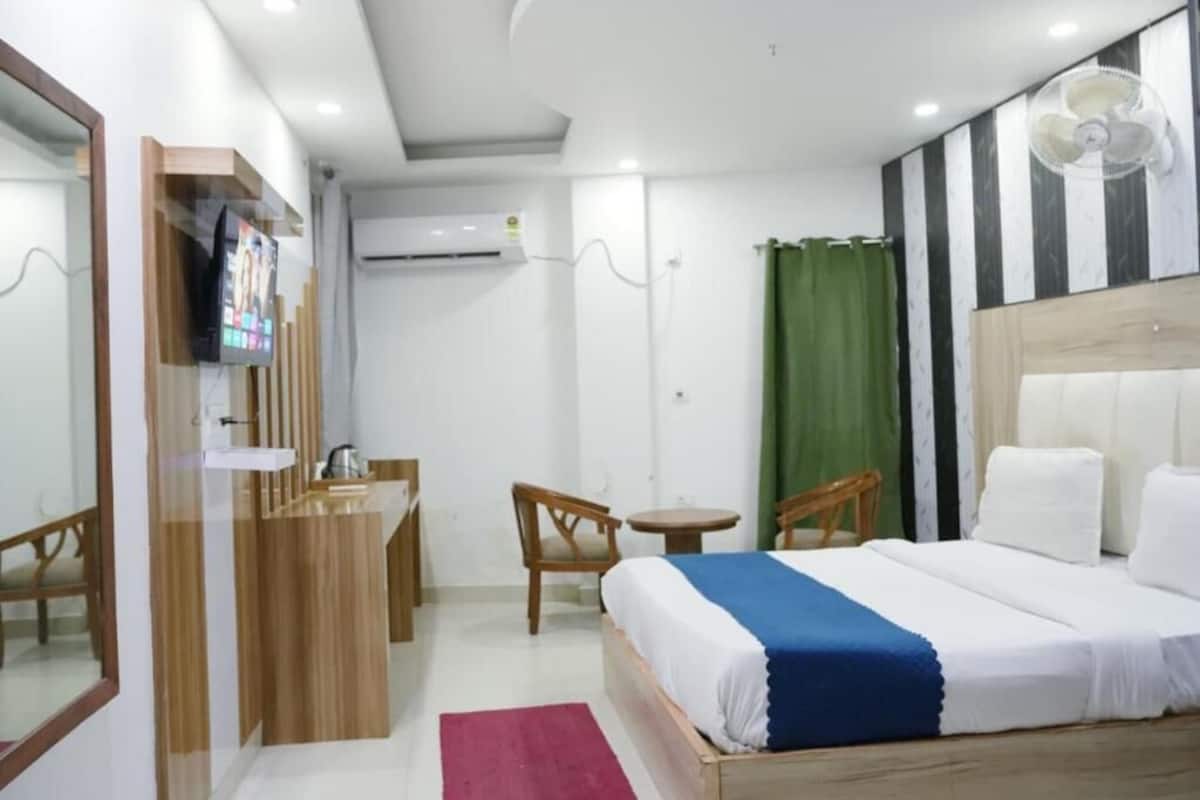 Deluxe Double Room, City View