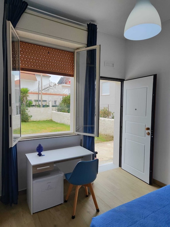 Sviitti, näköala puutarhaan