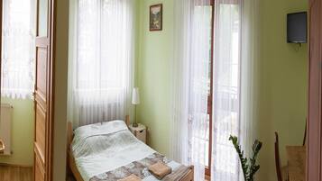 Apartment | 1 bedroom, individually furnished, bed sheets
