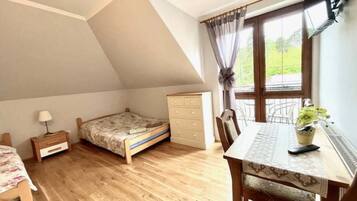 Apartment | 1 bedroom, individually furnished, bed sheets