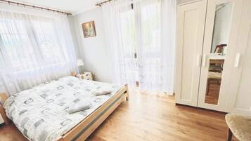Apartment | 1 bedroom, individually furnished, bed sheets