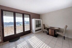 Dining - Vrbo Property (Brive-la-Gaillarde)