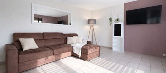 Le Cosy Gaillard, 3 stars. City view and private parking space.