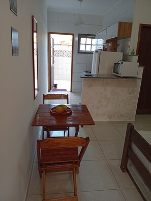 Private kitchen - Apartment with pool • 200m Sapê Beach • 4 people • vacancy • Gated community (Ubatuba)
