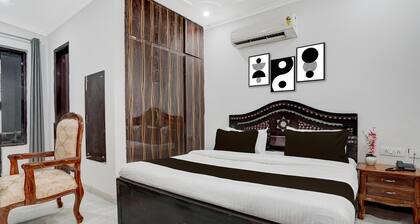 Super Townhouse Sector 46 Huda Market