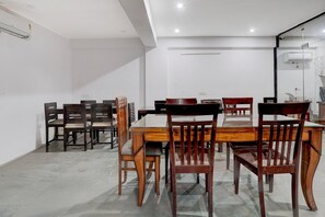 House | Dining - Classic With Balcony Huda Market Sector 46 (Gurugram)