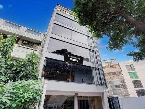 Deluxe Super Townhouse Preet Vihar Metro Station