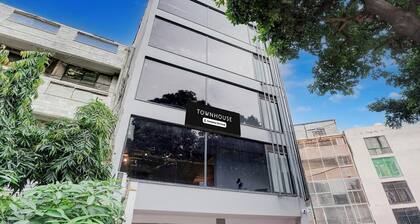 Deluxe Super Townhouse Preet Vihar Metro Station