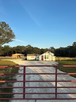 Exterior - 3 minutes from WEC! (Ocala)