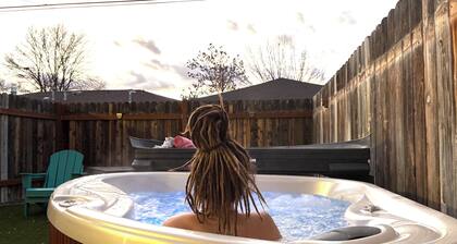 Sunnyside Alley Studio - HotTub, Bikes, Fire Pit, Downtown