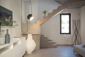 Interior - Backhoe Suite (Taormina)