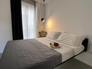 1 bedroom, iron/ironing board, free WiFi, bed sheets - Backhoe Suite (Taormina)