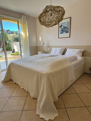 3 bedrooms, free WiFi, bed sheets - A villa for 6 people with private pool 150 meters from the beach la Nartelle! (Sainte-Maxime)