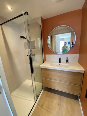 Bathroom - Charming duplex close to beaches and shops (Plougonvelin)