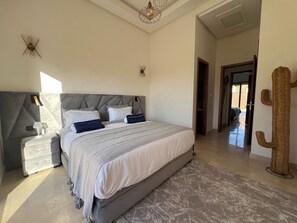 Room - Charming villa with pool and spa, rooftop bar with Atlas view - 3 Suites (Centre Commune Ouled Hassoune)