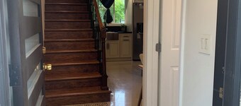 Charming new 2 story TH one bedroom 2 bathrooms very private has views fast WiFi