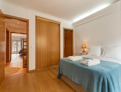 Beach Apartment for 4 in Sesimbra
