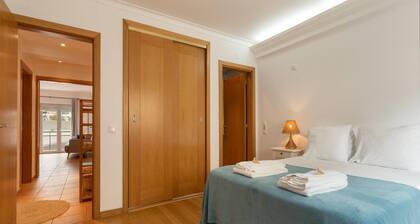 Beach Apartment for 4 in Sesimbra