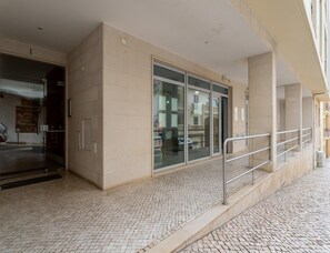 Apartment | Bahagian luar