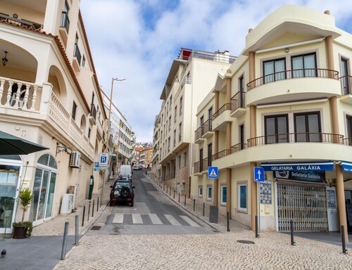 Beach Apartment for 4 in Sesimbra