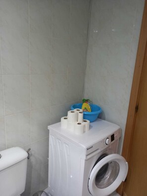 Towels - Studio with pool near port aventura and 200m from the beach (Salou)