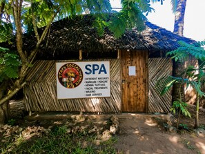 Hot stone massages, deep-tissue massages, Swedish massages - Staysocial Diani-Backpackers &Social Hub (Diani Beach)