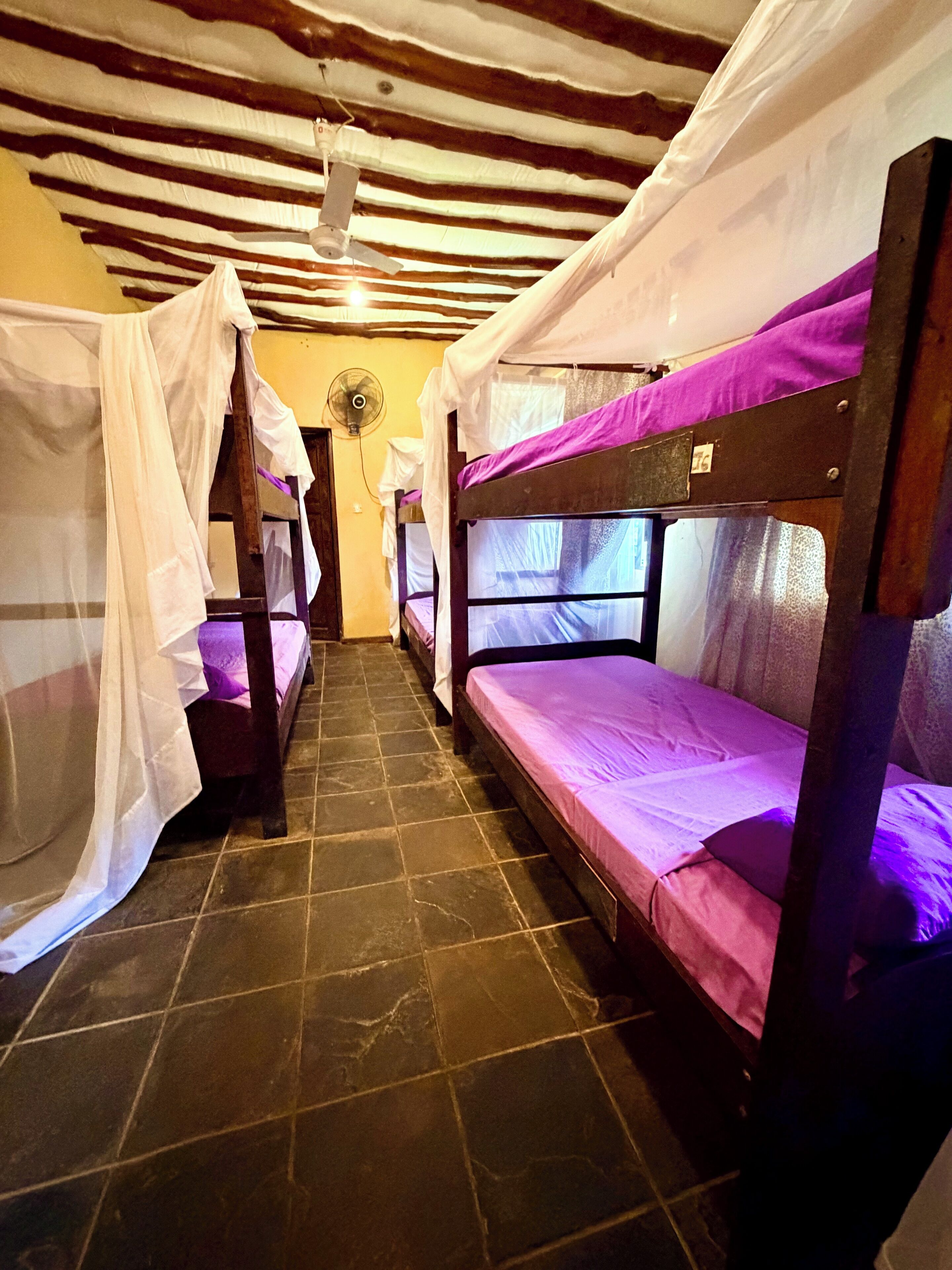 Wifi gratis y ropa de cama 