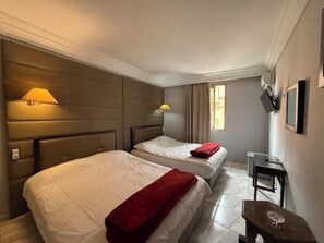 이코노미 쿼드룸, 시내 전망