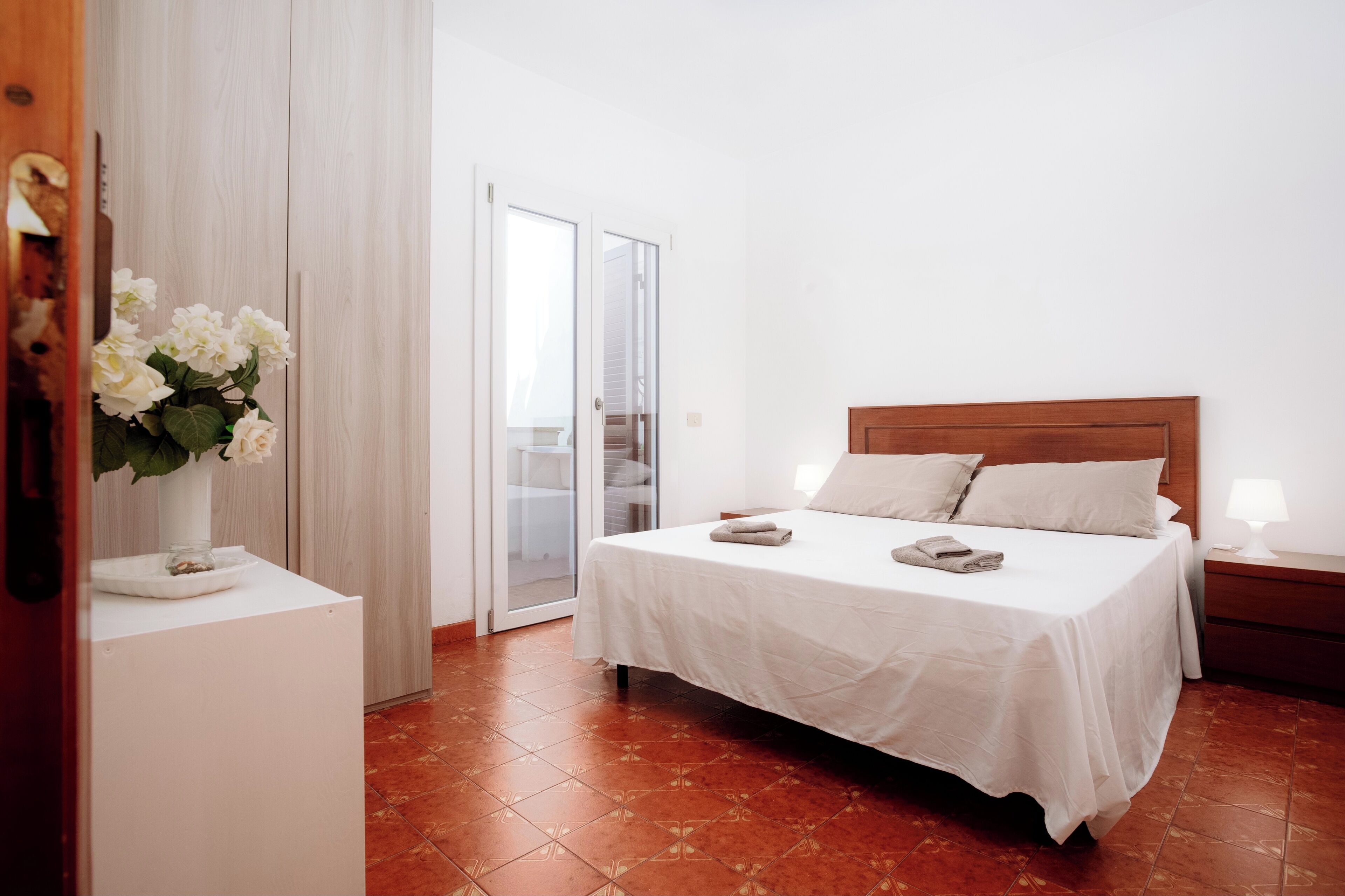 1 chambre, fer et planche à repasser, lit parapluie, Wi-Fi gratuit