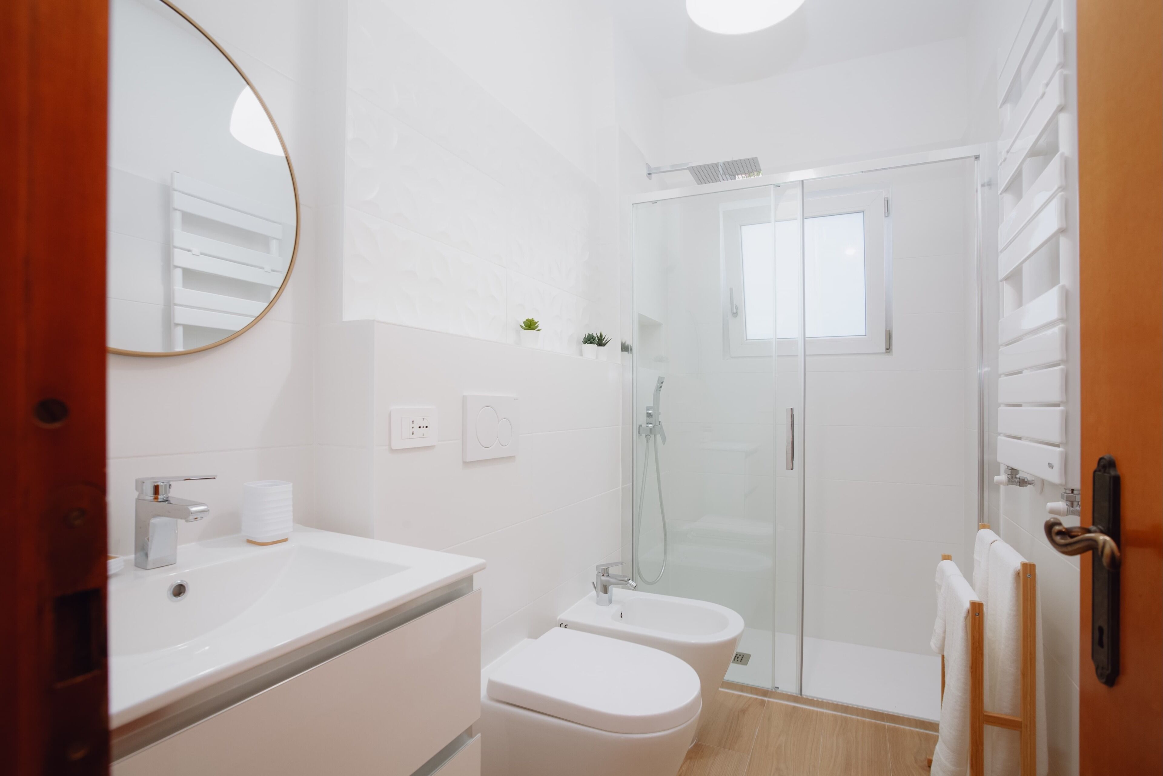 Doccia, asciugacapelli, bidet, asciugamani
