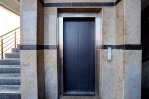 House | Interior - Super Townhouse Shri Prasanna Temple (Bengaluru)