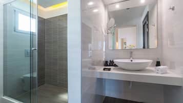 Sea View Apartment for 5 people with Big Balcony and Outdoor Hot Tub | Bathroom | Shower, free toiletries, hair dryer, slippers
