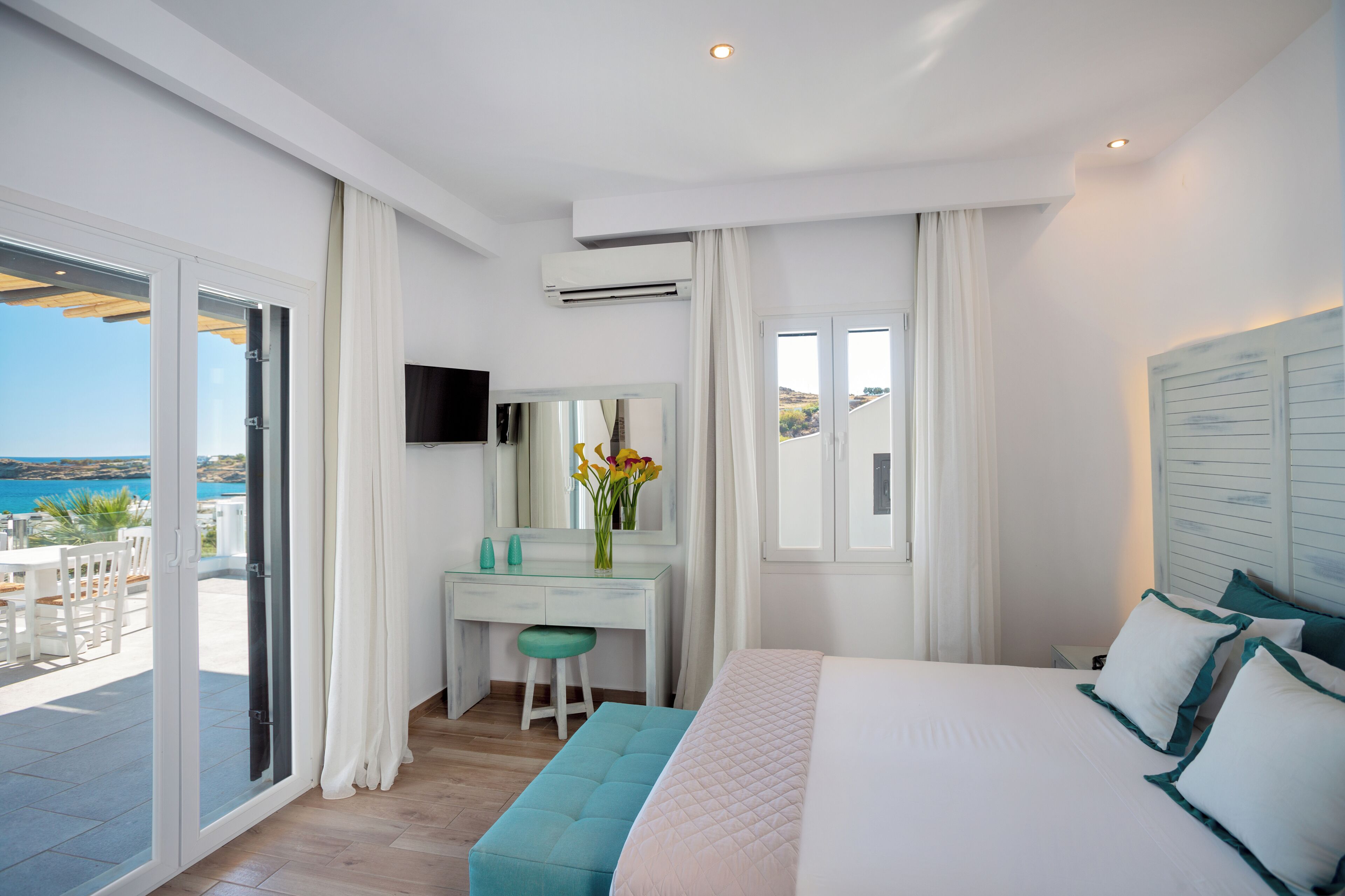 Deluxe Double or Twin Room with Sea View & Outdoor Hot Tub | Free WiFi, bed sheets