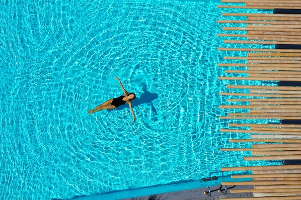 Seasonal outdoor pool