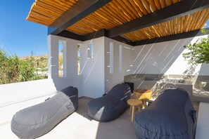 Triple Studio with Private Terrace and Outdoor Hot Tub | Terrass/Patio