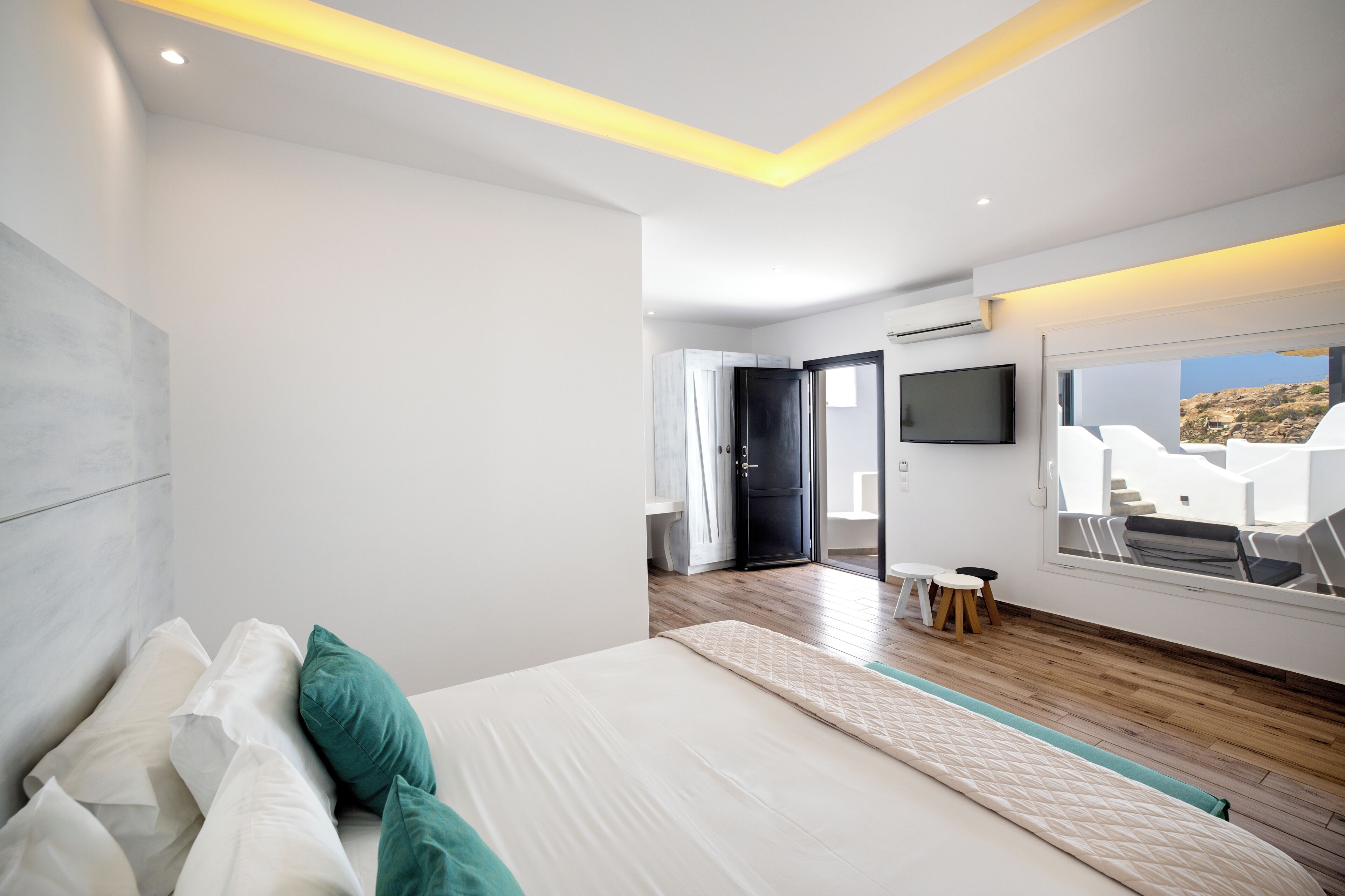 Deluxe Double or Twin Room | Individually decorated, individually furnished, free WiFi, bed sheets