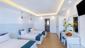 Triple Room | Individually decorated, individually furnished, free WiFi, bed sheets